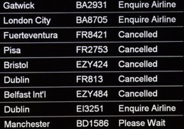 В Европе из-за пепла от исландского вулкана отменили уже более 250 рейсов.