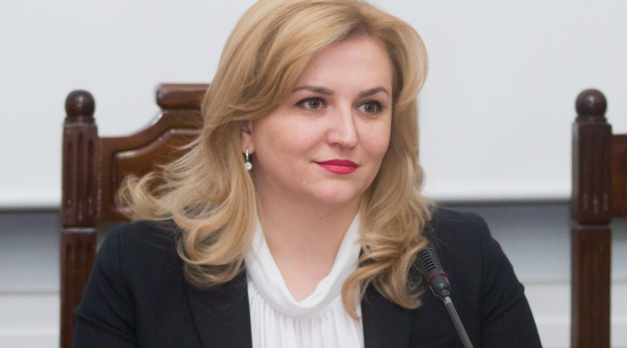 Депутат Руксанда Главан объявила о выходе из фракции ДПМ в парламента