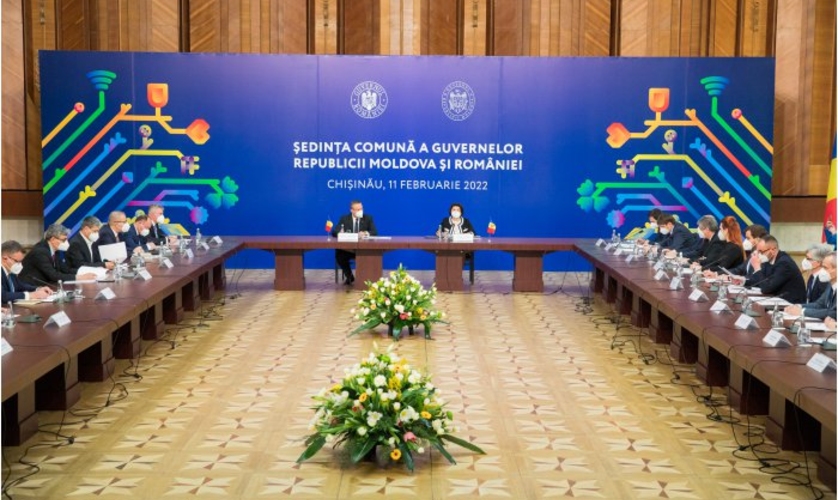Правительства Молдовы и Румынии подписали 13 двусторонних документов
