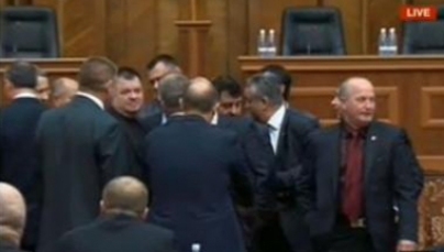 Коммунисты опять устроили драку