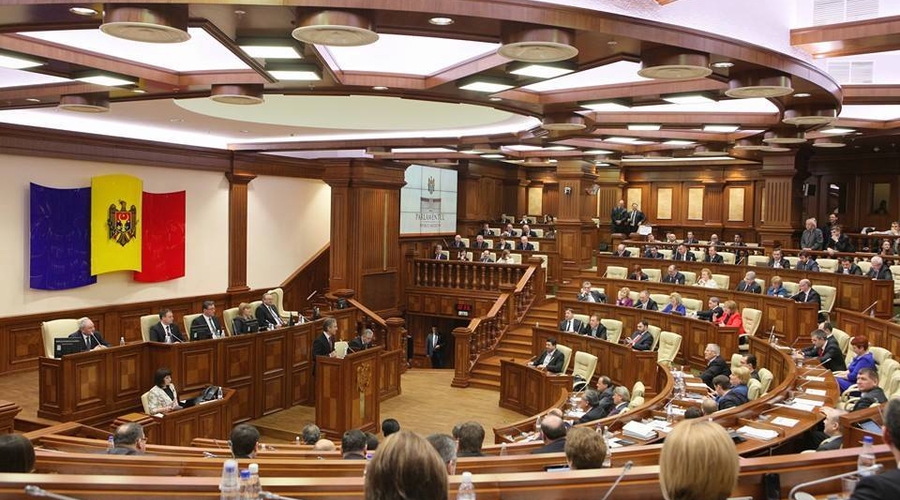 Парламент одобрил законопроект о финансировании политических партий