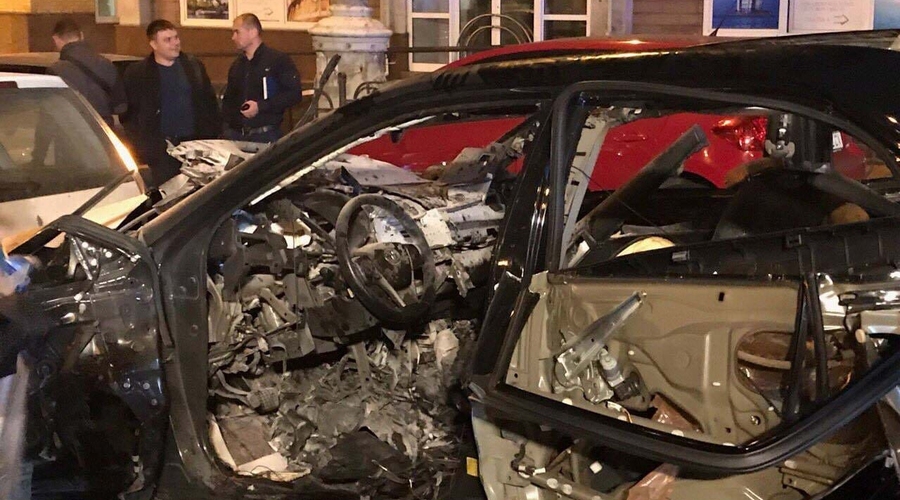 В центре Киева подорвали автомобиль (видео момента взрыва)