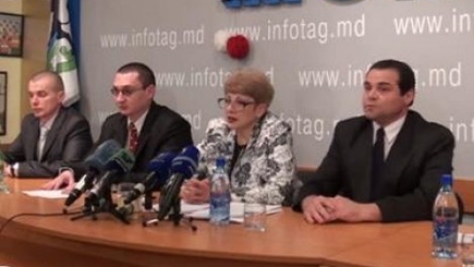 С какими политическими силами борется Анна Ткач?