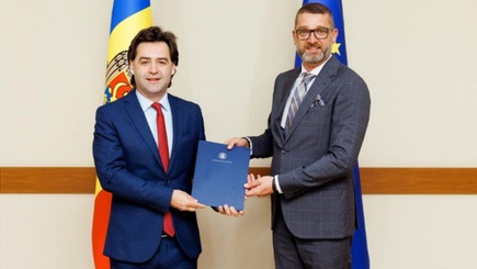 Новый посол Румынии в Молдове вручил МИДЕИ копии верительных грамот