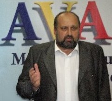 У новой коалиции нет другого выхода, кроме как попытаться сделать что-то хорошее для страны