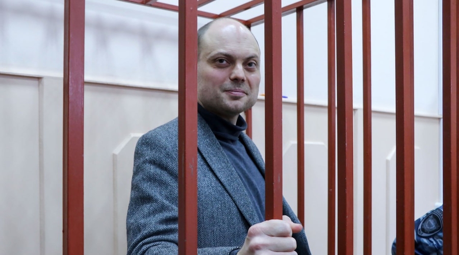 Суд приговорил Владимира Кара-Мурзу за критику власти к 25 годам колонии строгого режима