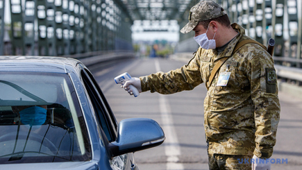 Украина закрывает до конца сентября границы для иностранцев
