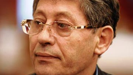 Гимпу плюет против ветра