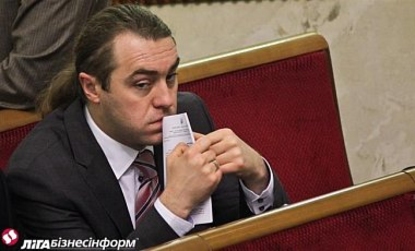 Свободовцы выломали дверь Киевсовета перед началом заседания