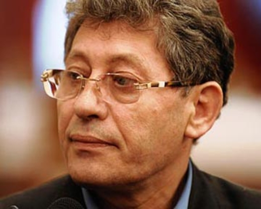 Гимпу плюет против ветра