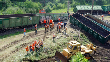 В Лугaнской области подорвана железная дорогa
