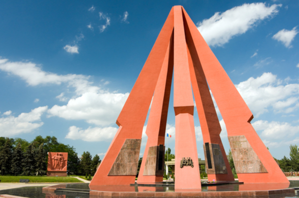 Закладки аллеи елей в ознаменование 66-й годовщины Победы в Великой Отечественной войне