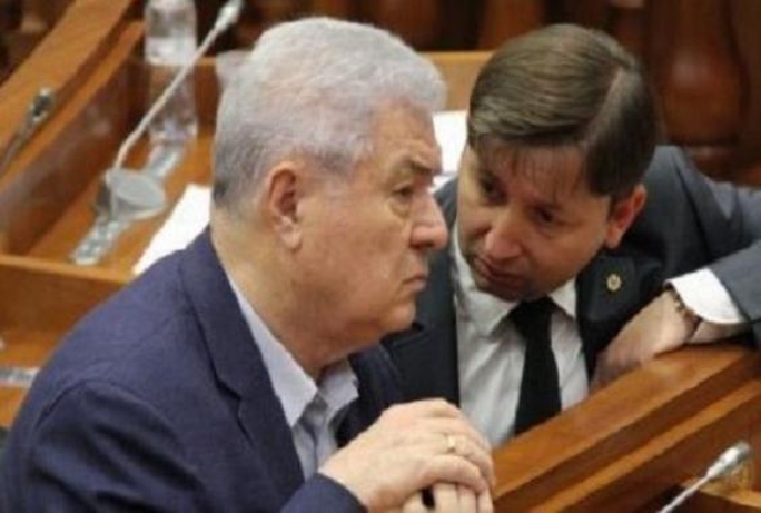 Узнай, кого Воронин отправит на переговоры с проевропейскими партиями