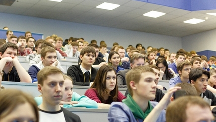 Иностранных студентов в России начали отчислять