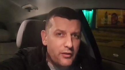 Гражданский активист требует введения более жесткого карантина - все должны сидеть дома!