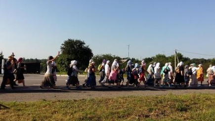 Крестный ход на Киев: Участники начали неожиданно менять «раскраску»