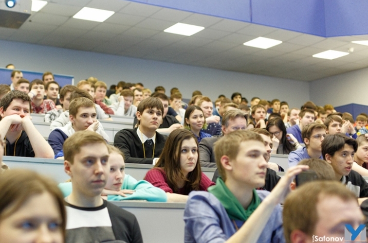 Иностранных студентов в России начали отчислять