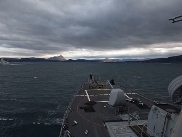 Парад в Петербурге сорвал американский эсминец