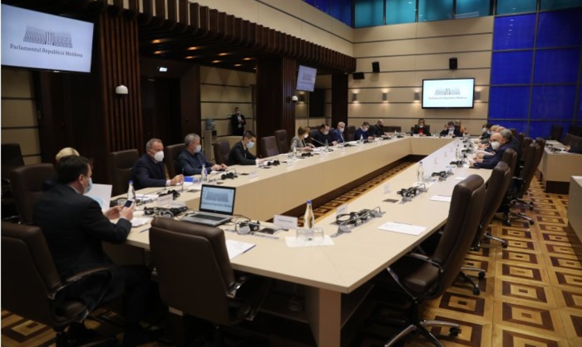 Парламент соберется в четверг, чтобы выразить вотум доверия правительству Гросу