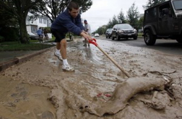 Предложение Обамы посильно помогать через волонтерство.