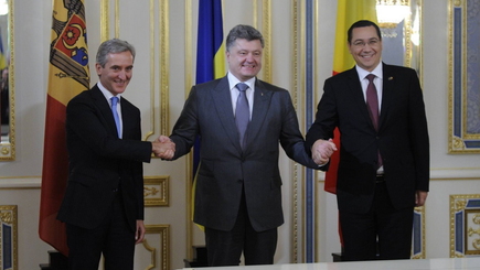 Порошенко получил обещания помощи на пути к ЕС от Лянкэ и Понта