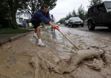 Предложение Обамы посильно помогать через волонтерство.