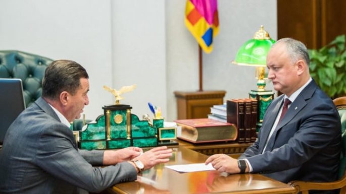 В партии социалистов, как и в ПКРМ умным и самодостаточным может быть только один – это вождь.