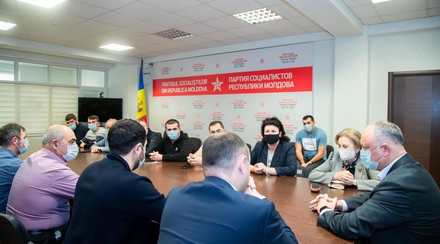 Пока власть убирает неугодного прокурора, социалисты решили воспользоваться ситуацией для собственного пиара