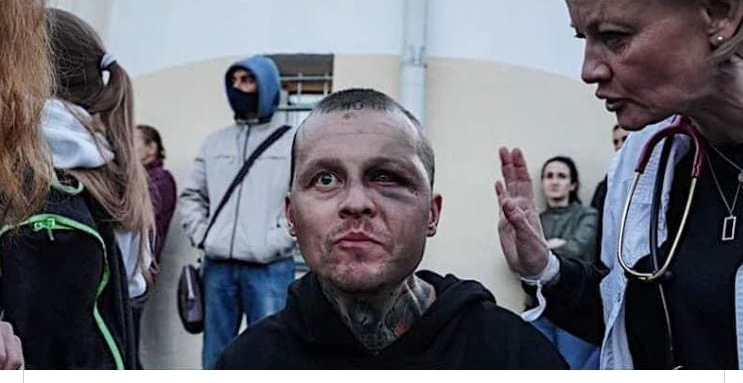 «Люди лежали живым ковром в лужах крови»
