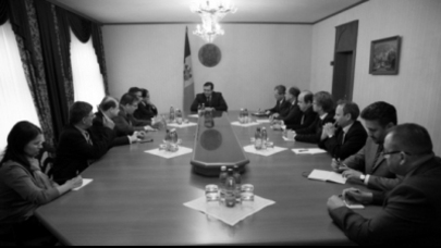 Мариан Лупу  формирует антифилатовский фронт. В конфликт пытаются втянуть послов ЕС и США