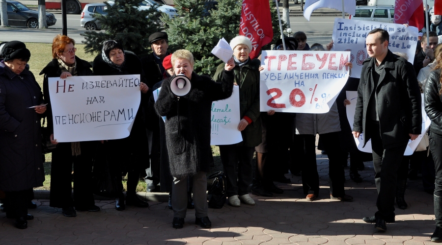 Социалисты настаивают на скорейшем рассмотрении законопроекта по повышению пенсий