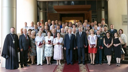 Президент вручил госнаграды группе граждан