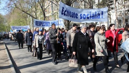 Власти уговорили преподавателей поработать