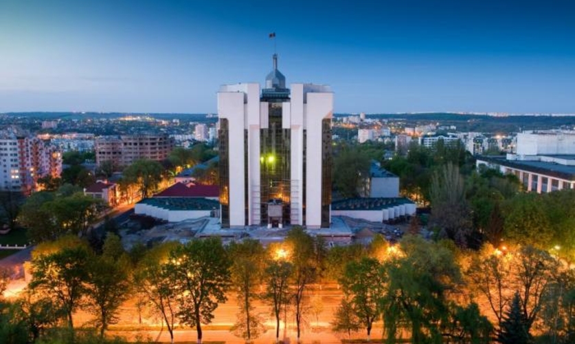 Опрос IRI: Кто из политиков пользуются наибольшим доверием населения?