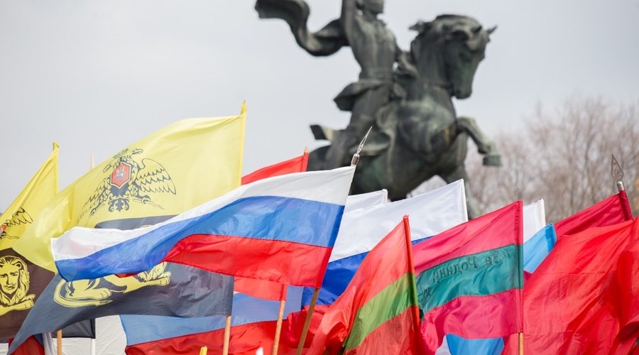 Зачем Путин раздает в Донбассе и Приднестровье российские паспорта?