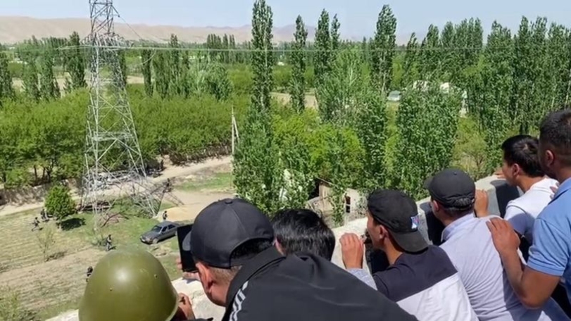 Конфликт из-за воды: Бишкек заявил об атаке Таджикистана на пять погранзастав