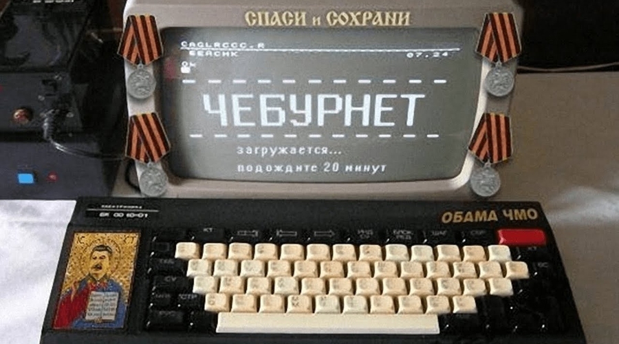 Путин подписал закон, запрещающий продажу смартфонов без российских приложений