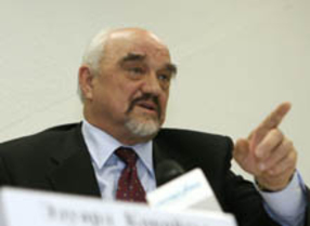 Игорь Смирнов: Наша Конституция укрепила приоритет демократических прав и свобод, мир и сотрудничество в нашем обществе и государстве