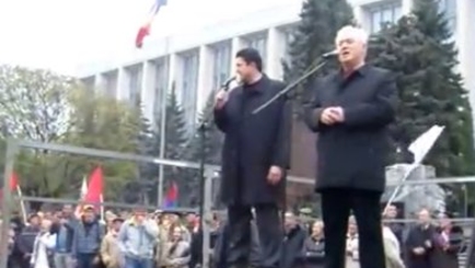 Две звезды: Поет дуэт Воронин и Мунтян