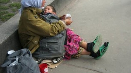 Молдавская семья в России принуждала попрошайничать несовершеннолетнюю девочку