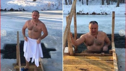 Игорь Додон окунулся в прорубь на Крещение