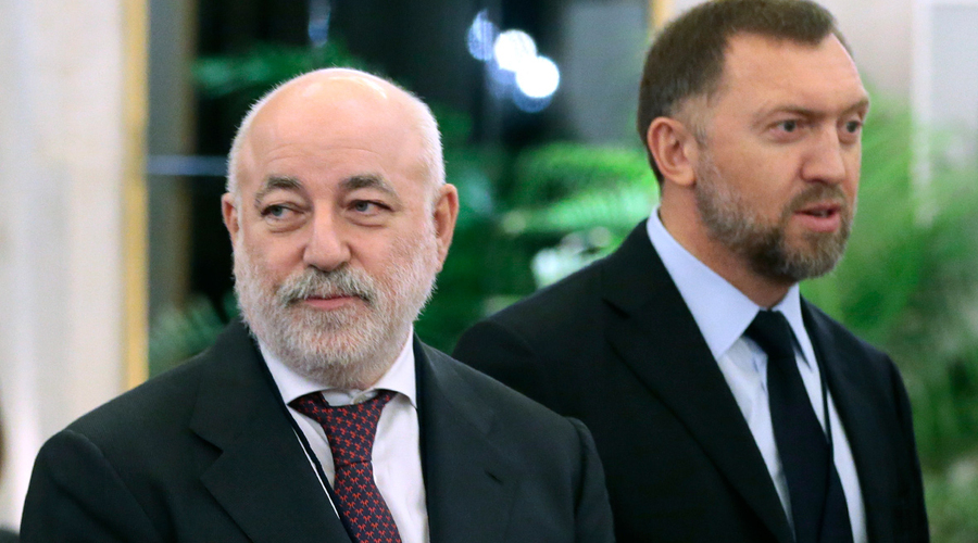 США сообщили о заморозке счетов Дерипаски и Вексельберга на Кипре