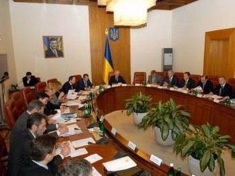 Янукович будет перетряхивать правительство?