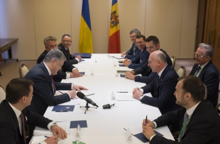 Порошенко подписал закон о совместном контроле на границе с Молдовой