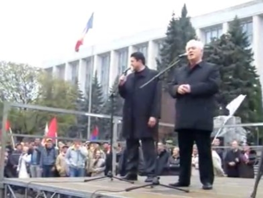 Две звезды: Поет дуэт Воронин и Мунтян