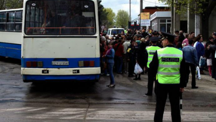 Православные христиане отправились на кладбища помянуть усопших