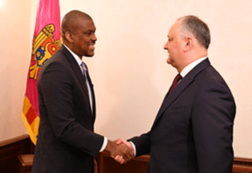 Администрация президента готова предоставить площадку для переговоров между парламентскими партиями