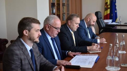 Vicepremierul Oleg Serebrian în dialog cu Ambasadorul cu misiuni speciale al Ministerului Afacerilor Externe al Ucrainei, e.s. Paun Rohovei