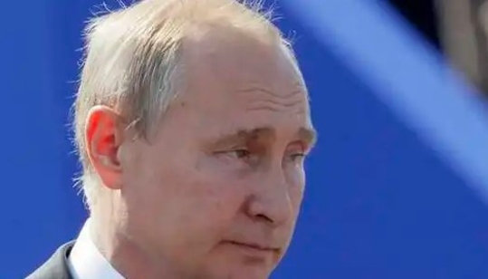 Путин подписал закон, позволяющий ему вновь выдвигаться в президенты