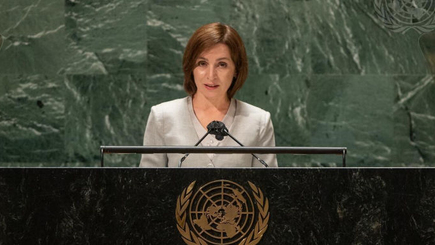 Пристальное внимание образованию